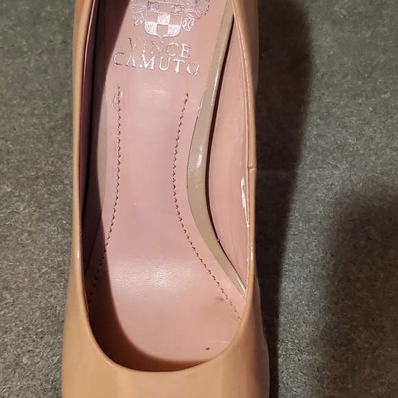 Vince Camuto round toe Elanie patent leath… - Picture 9 of 10
